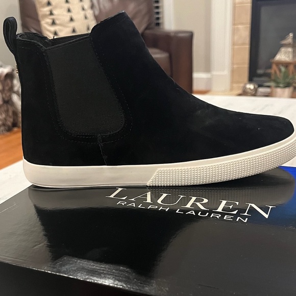Women’s Ralph Lauren Jennabel Sneaker - Picture 1 of 4